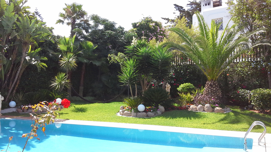 Jardin villa avec piscine Touche Verte